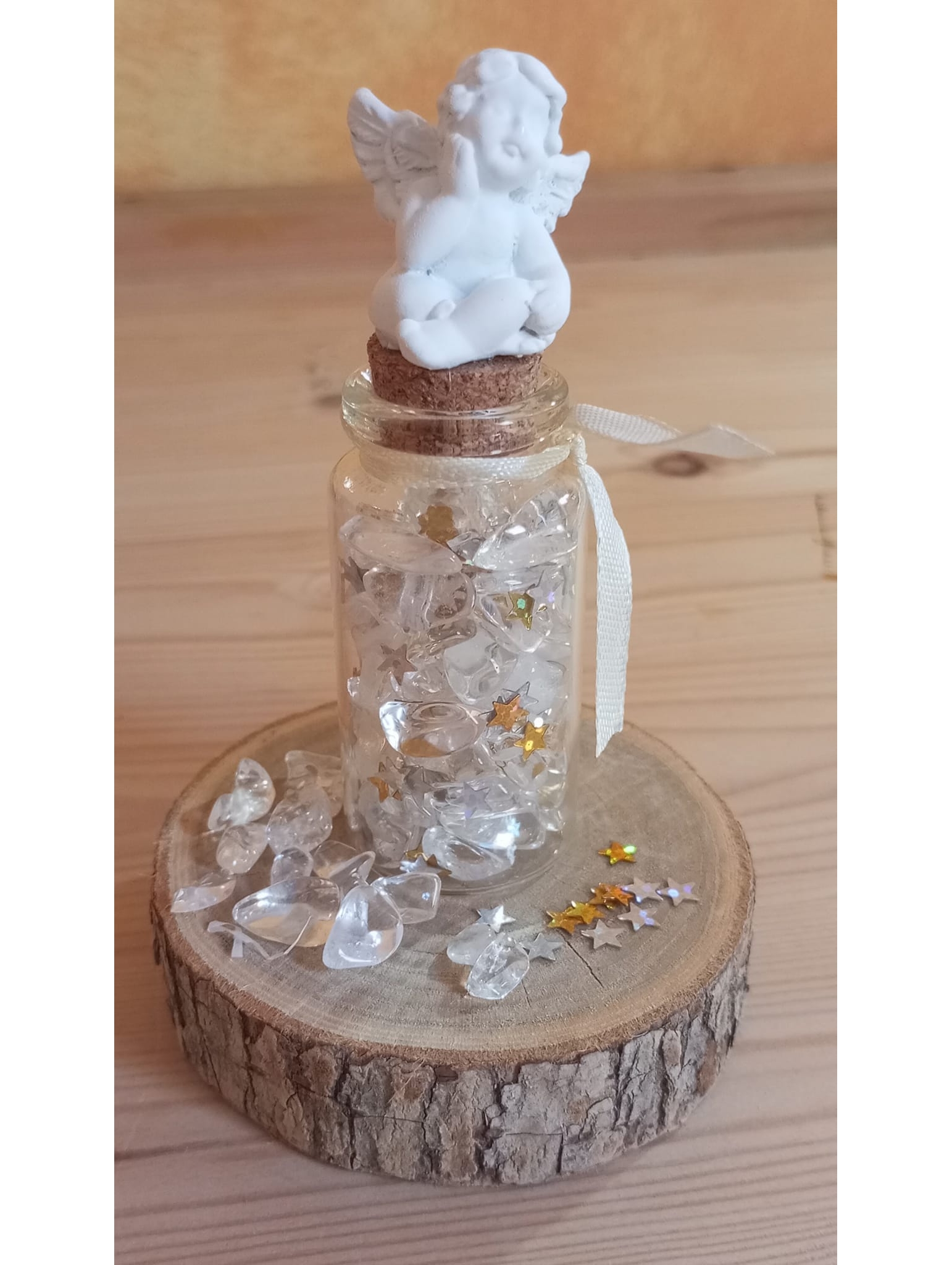Fiole avec ange remplie de Cristal de roche (~9.5cm)
