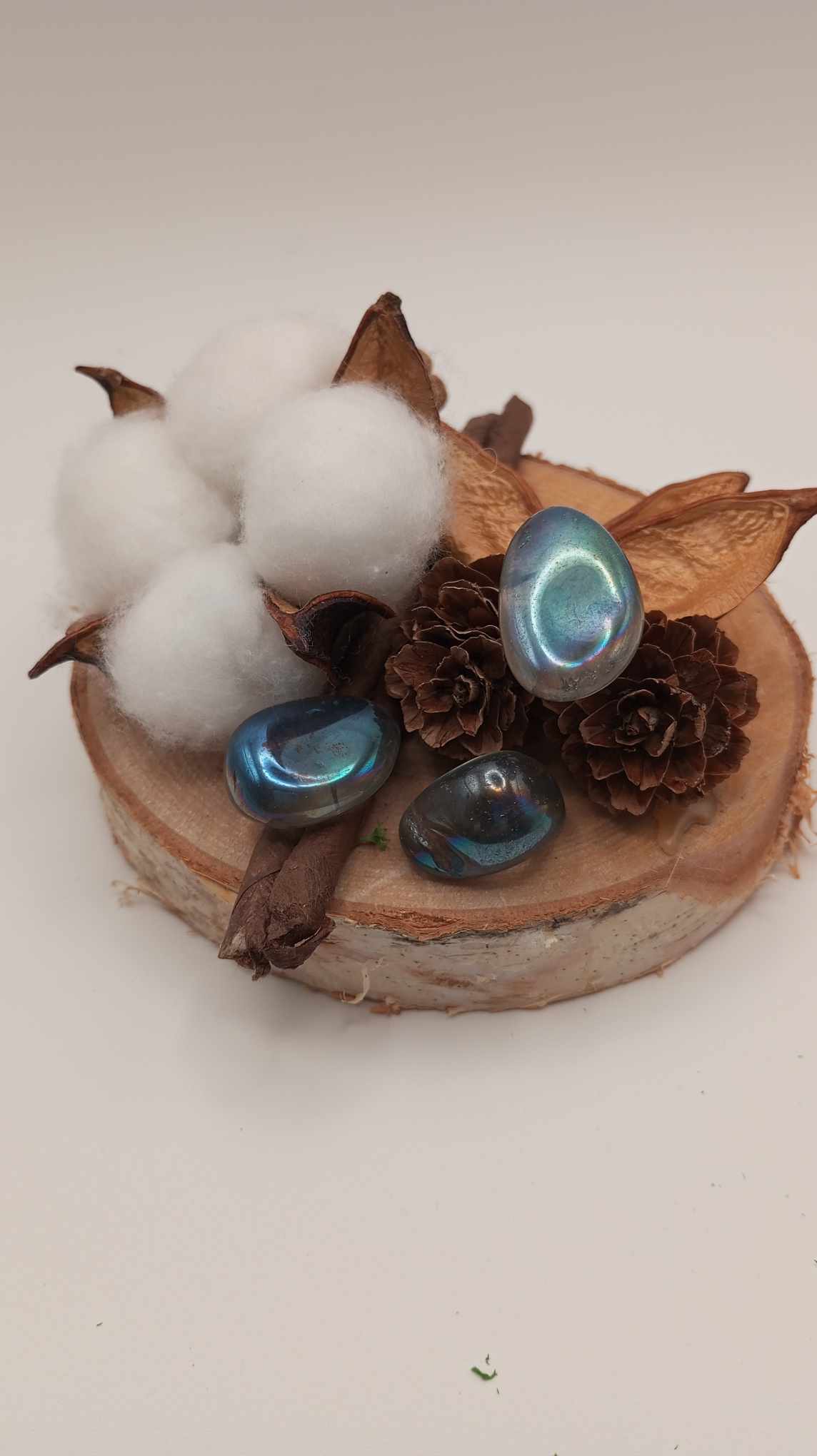 Pierre roulée cristal de roche aura bleu 